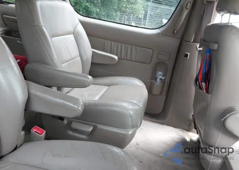 2002 Toyota Sienna Le/Xle z USA, uszkodzony, nr VIN 4T3ZF13CX2U470276